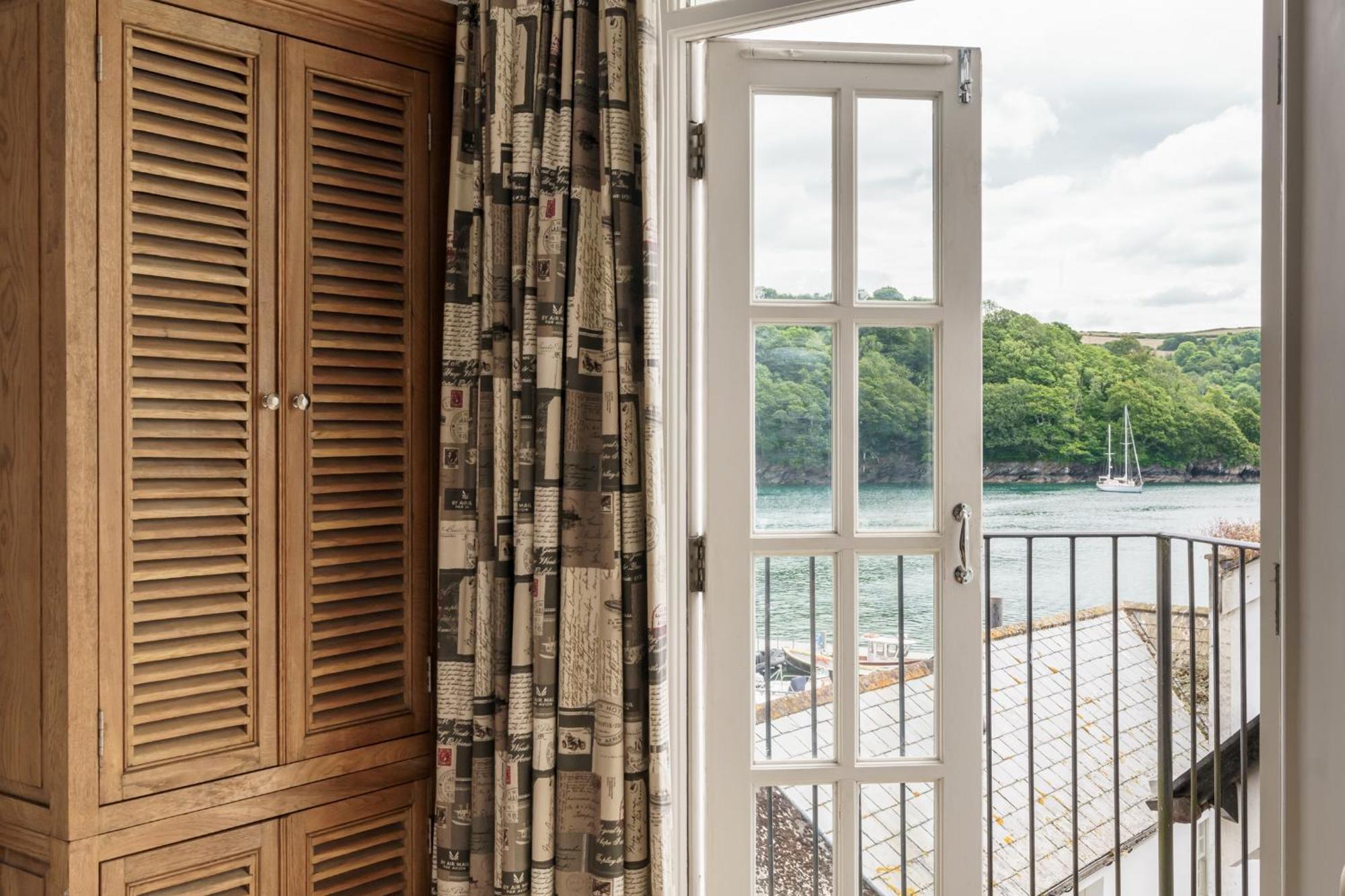 The Old Quay House Hotel Fowey Exterior photo